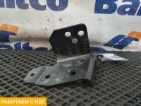 Кронштейн радиатора правый